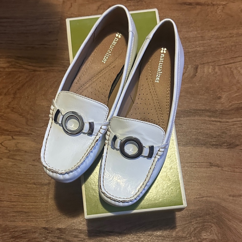 Naturalizer Women's White Flats with Silver Accent